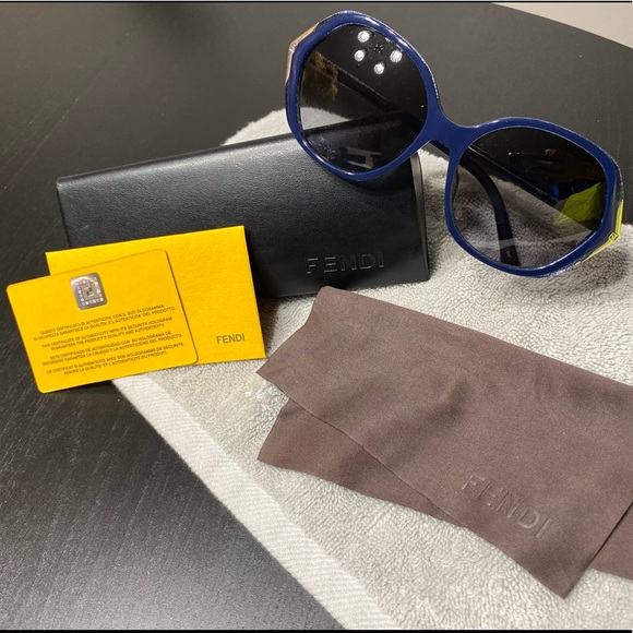 FENDI Sunglasses main image 7